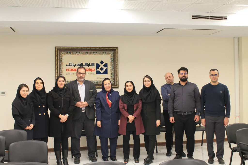 کارکنان کارگزاری های بورس